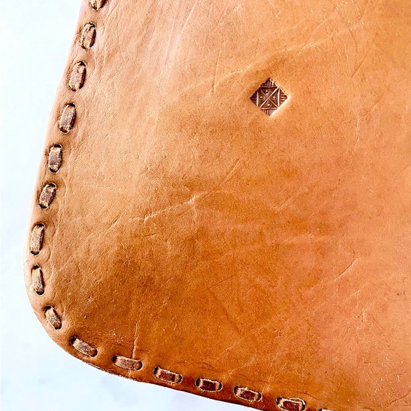 Chiapas Small Brief Style Crossbody - Picture 4 of 7